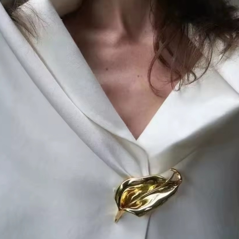 Calla Lily Flower Leaf Brooch Scuptural Gold | NWOT